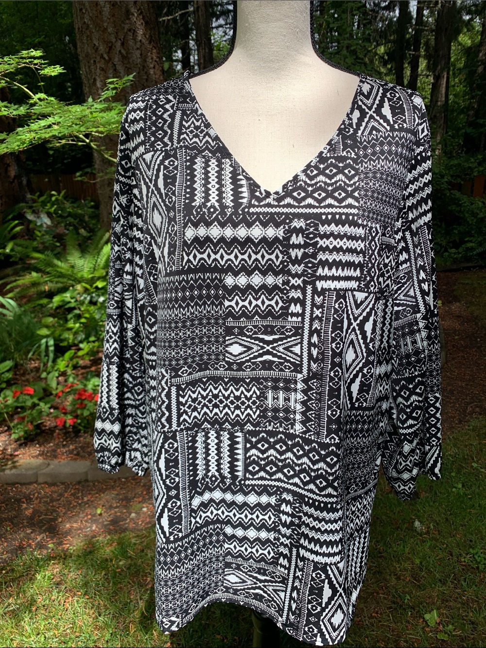 Mario Serrani Black & White Geometric V-Neck Tunic